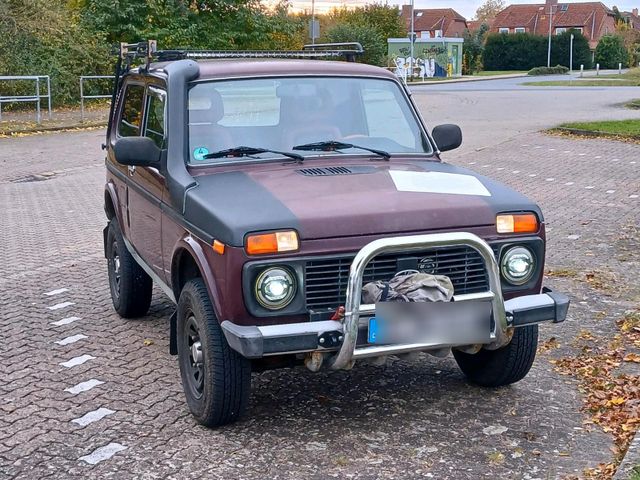 Lada Niva 4x4 mit LPG