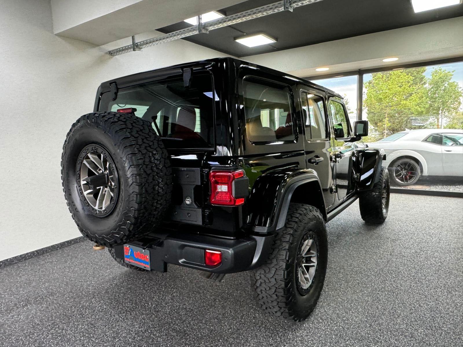 Fahrzeugabbildung Jeep RUBICON 392-6.4L HEMI V8-RECON 35"-STEEL BUMPER