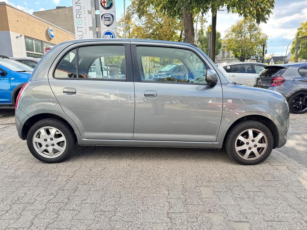Daihatsu TREVIS