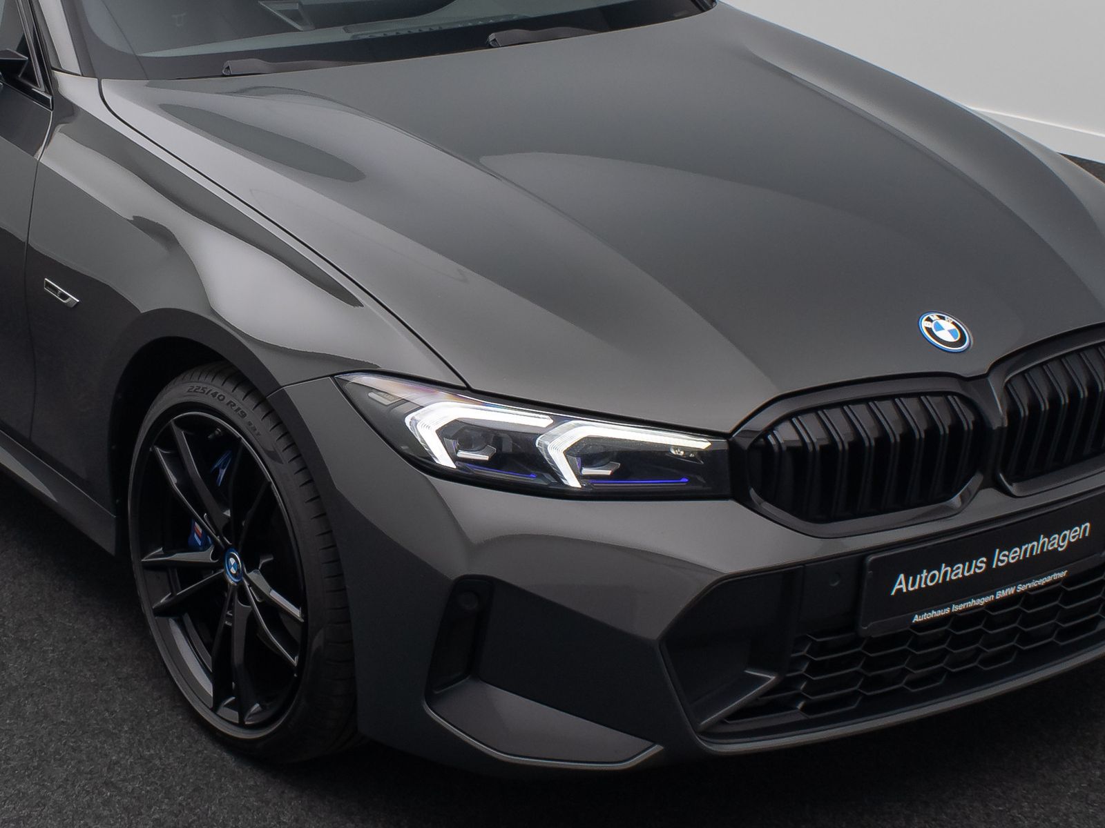 Fahrzeugabbildung BMW 330e M Sport DAB FernlichtAs HiFi Cockpit+19Zoll