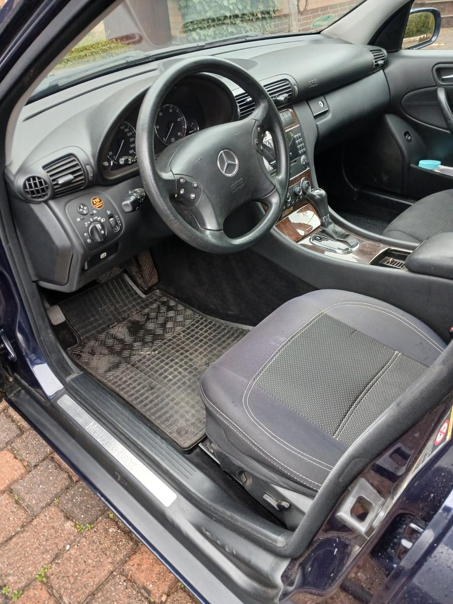 Mercedes-Benz C220 2005 — photo 8