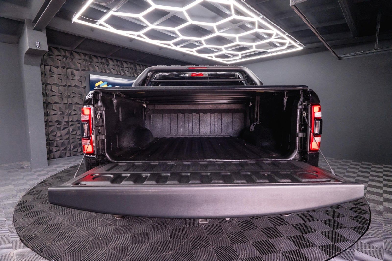 Fahrzeugabbildung Dodge RAM 5.7 V8 HEMI 4x4 LARAMIE Limited Offroad LED