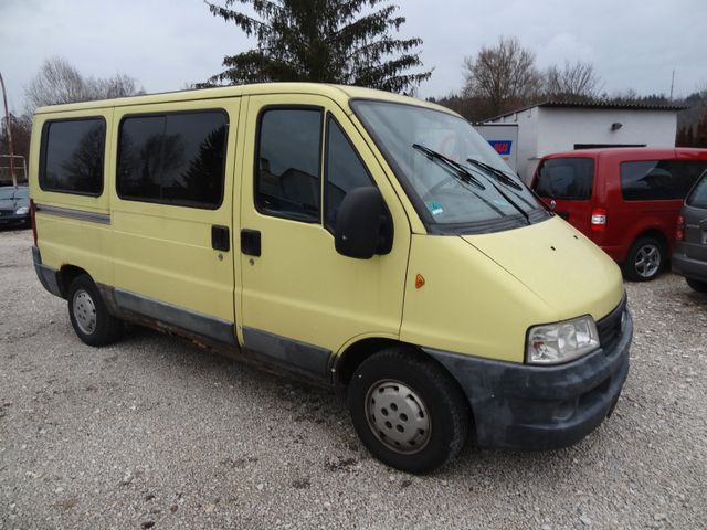 Fahrzeugabbildung Fiat Ducato Kombi 15 2.3 JTD Radstand 3200/9-Sitzer/