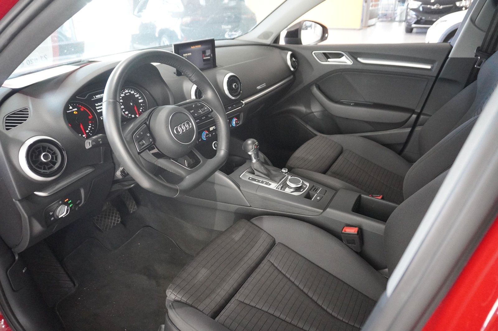 Fahrzeugabbildung Audi A3 LIM. 35 TDI S-TRONIC SPORT NAVI/SH/KAMERA/AHK