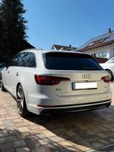 Audi A4 2.0 TFSI 140 ultra S tronic sport Avant - Audi A4: Alcantara, mit Spurwechselassistent