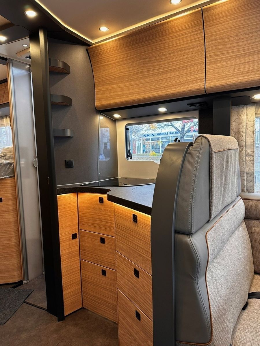 Fahrzeugabbildung Malibu I 450 RB LE comfort Mercedes Markise TV LED