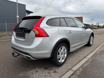 Volvo V60 Cross Country - 11