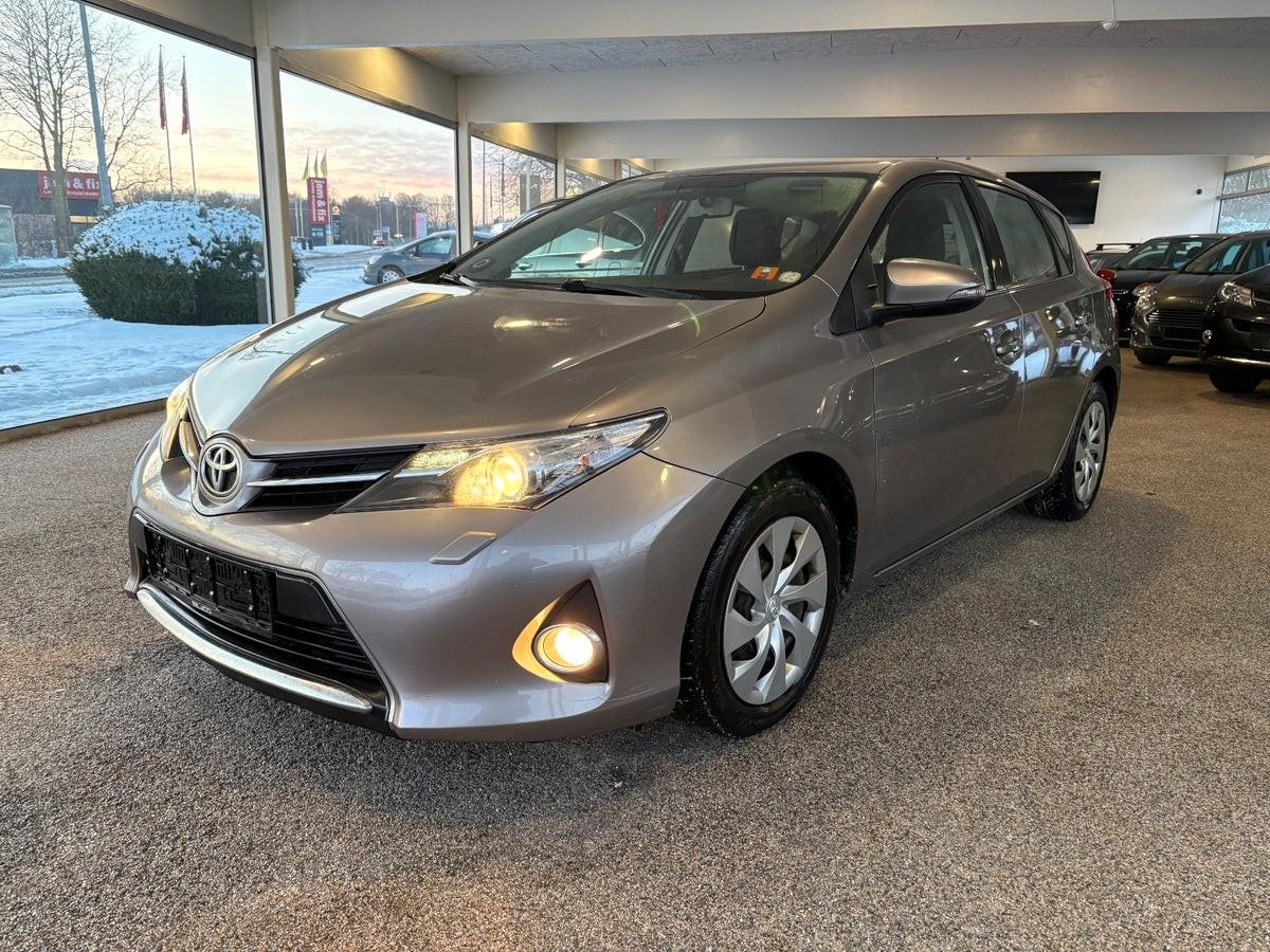 Toyota Auris  1,3 VVT-i T2 5d