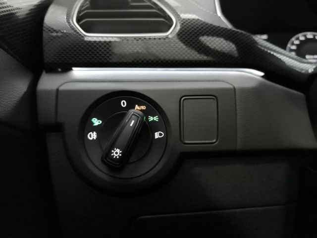 Fahrzeugabbildung Volkswagen T-Cross 1.0 TSI DSG R-Line LED IQ.LIGHT NAVI