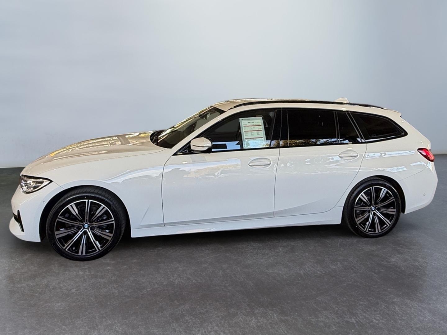 BMW 318 i Touring Luxury Line*AUTOMATIK*LED*PDC*KAME