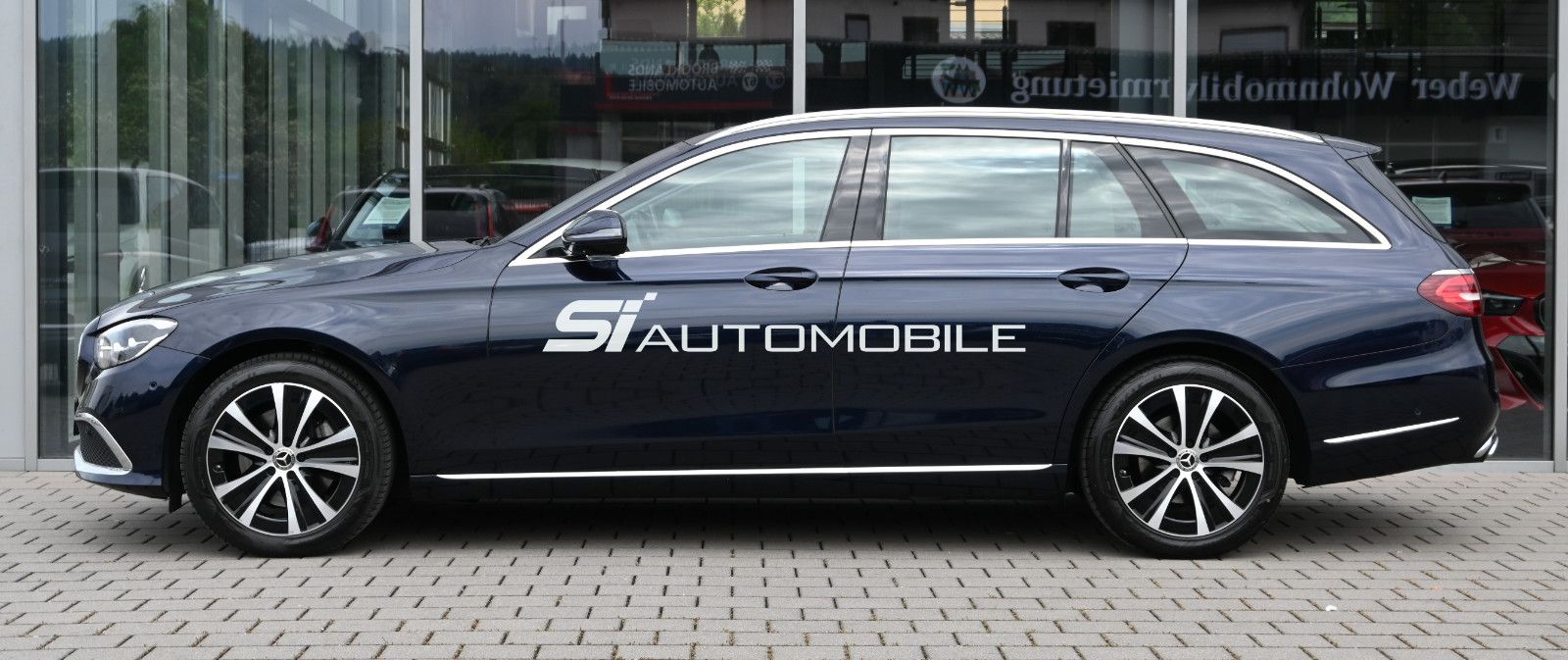 Fahrzeugabbildung Mercedes-Benz E 220 d T 9G-Tr. Exclusive °ACC°AHK°HEAD-UP°MEMO