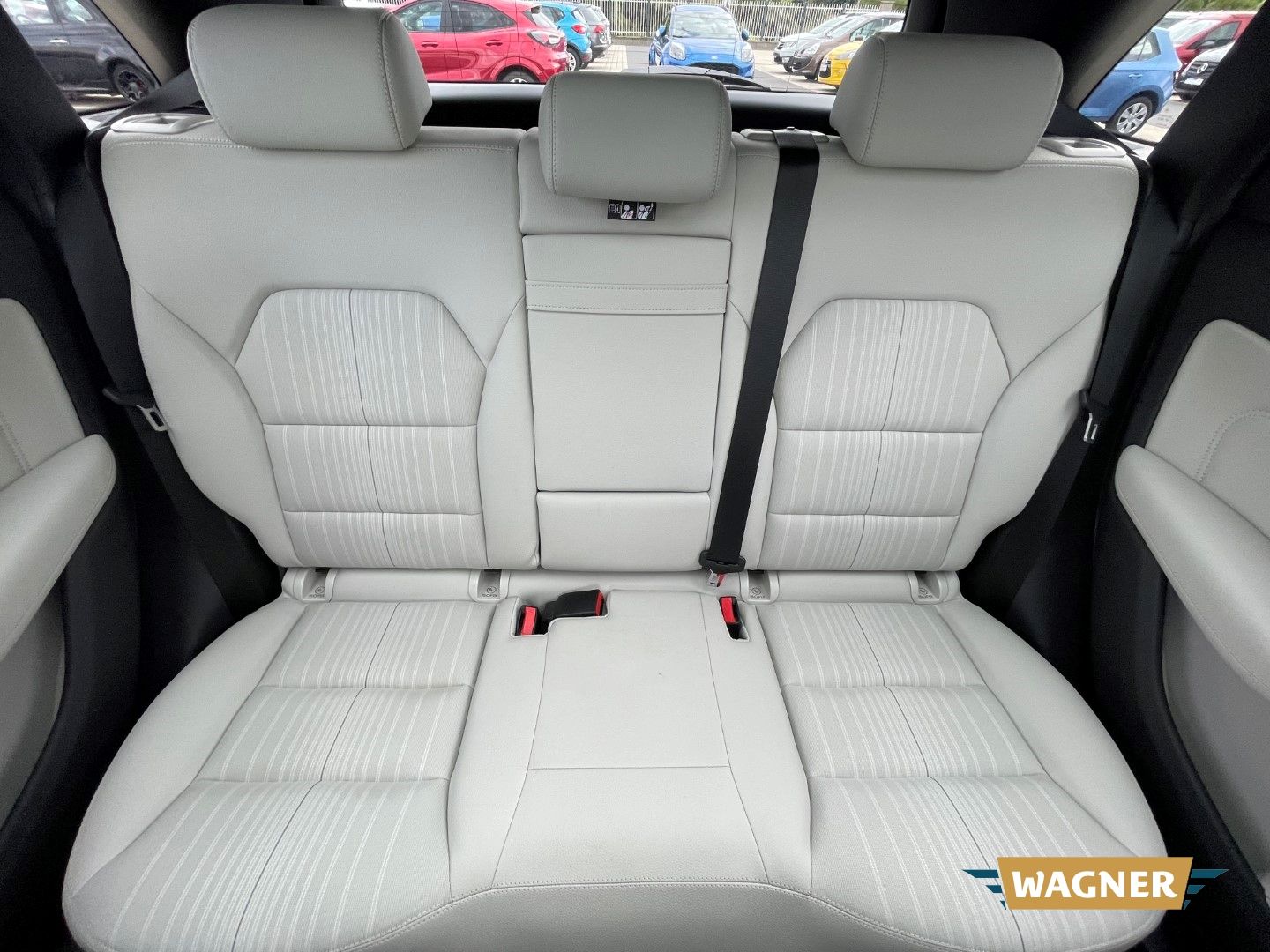 Fahrzeugabbildung Mercedes-Benz B 180 Pano Kamera Navi PDC SHZ Klimaautomatik