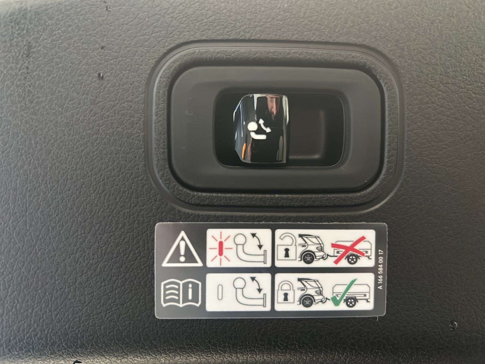 Fahrzeugabbildung Mercedes-Benz CLE 300 4MATIC Coupé AMG 360° Pano AHK DigLight