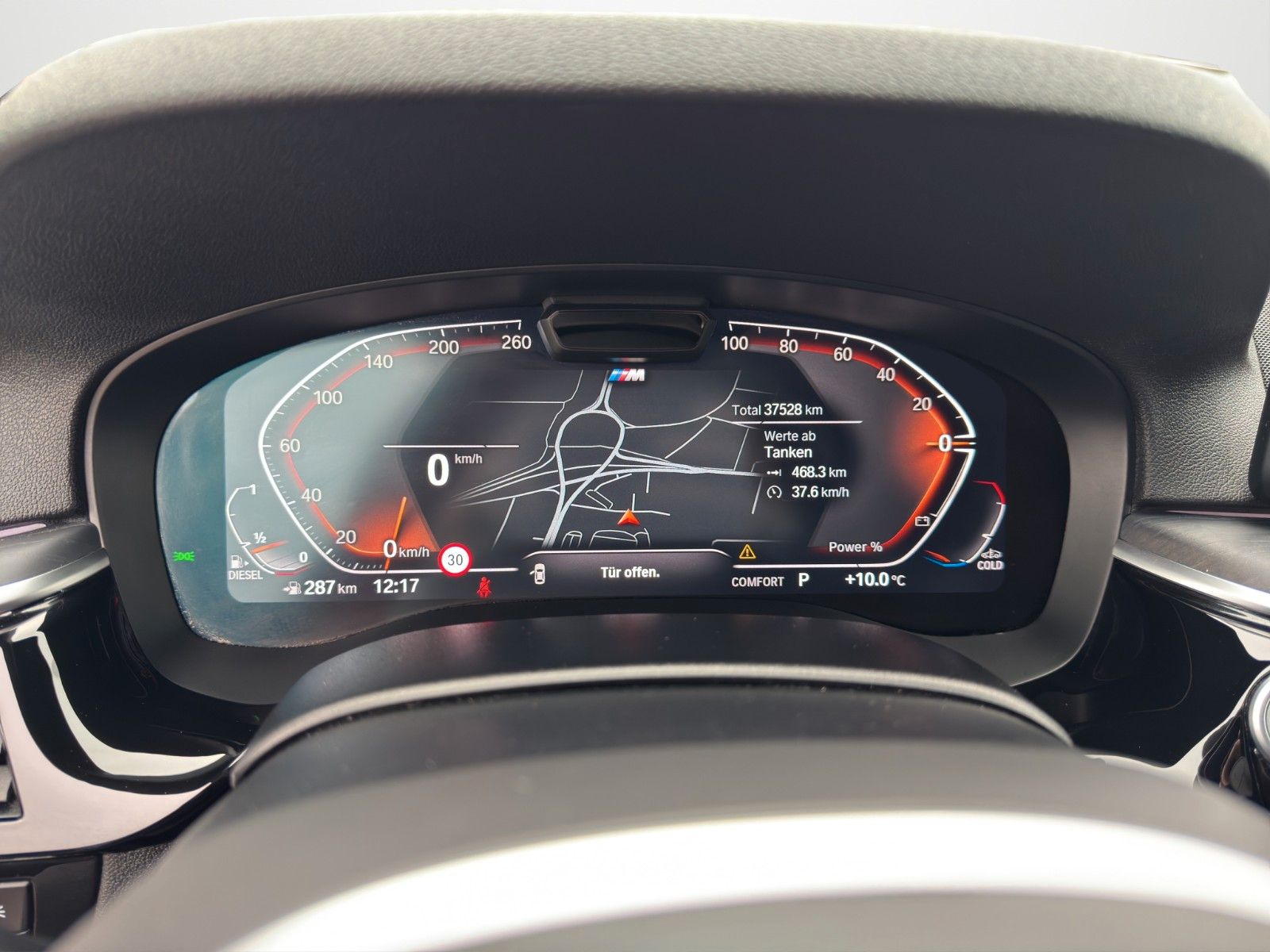 Fahrzeugabbildung BMW 530D TOURING XDRIVE M SPORT HUD H&K PANO LASER