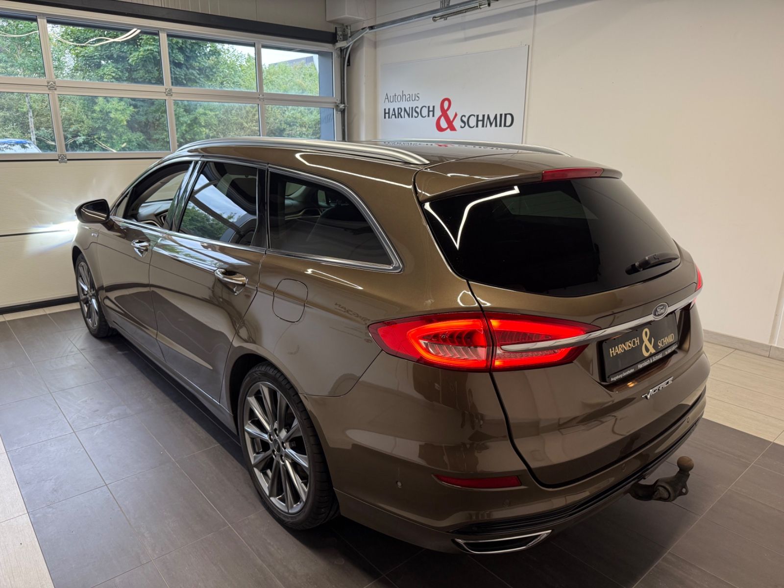 Fahrzeugabbildung Ford Mondeo Turnier Vignale, Navi, Business-Paket