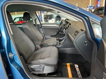 MYAUTOCENTER – Gebraucht- und Jahreswagen mit Werkstattservice in Pfaffenhofen Volkswagen Golf VII Variant Comfortline BlueMotion