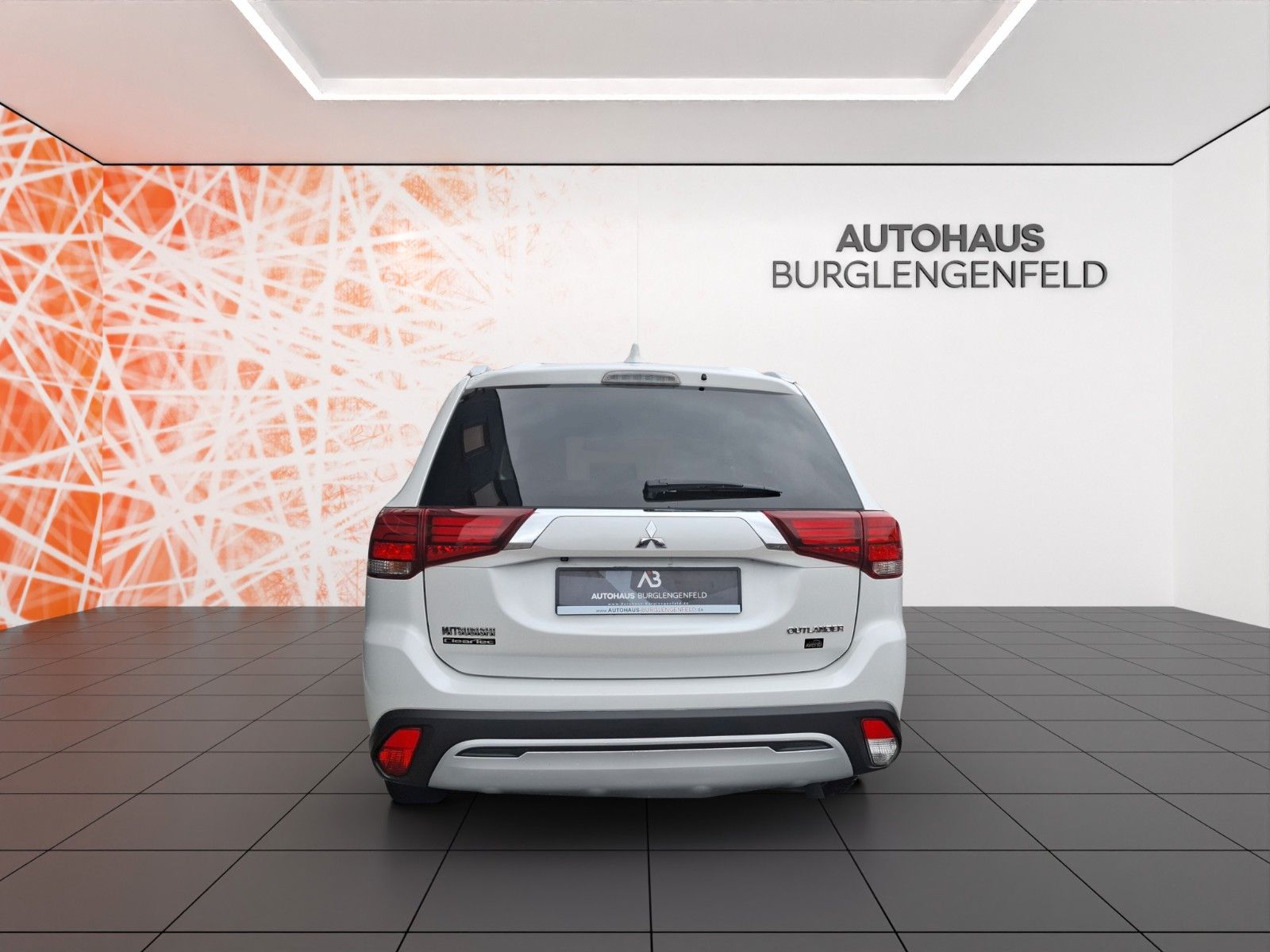 Fahrzeugabbildung Mitsubishi Outlander Active 2WD! PDC ! AHK ! Navi ! Kamera!