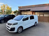 Opel STANDHEIZU*5 SITZE*NAVI*KLIMA*KAMERA*KEYLES*AHK* - gebrauchte Opel Vivaro aus dem Jahr 2024