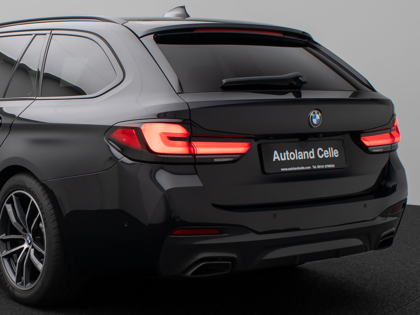 Fahrzeugabbildung BMW 530d xD M Sport Panoram Kamera Laser HUD DAB H/K