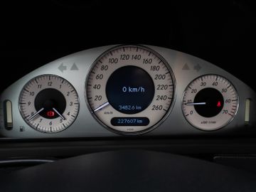 Fahrzeugabbildung Mercedes-Benz CLK 200 Coupe Kompressor Avantgarde Sitzhzg Temp