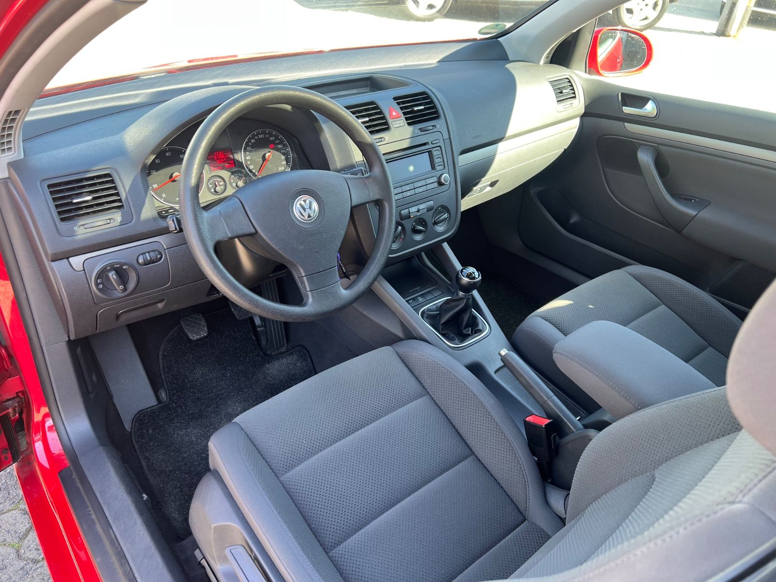 Fahrzeugabbildung Volkswagen Golf V 2.0 Comfortline 1.HAND*SERVICE NUR BEI VW