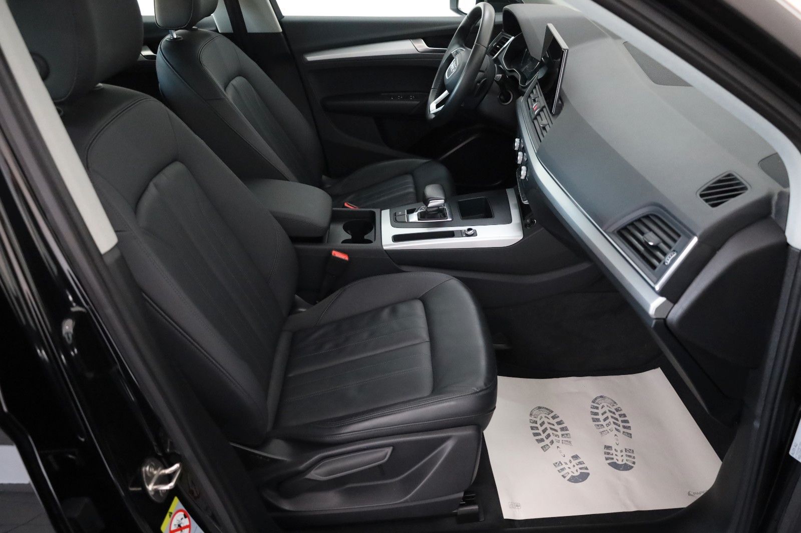 Fahrzeugabbildung Audi Q5 35 TDI, Leder, Navi, LED, SH
