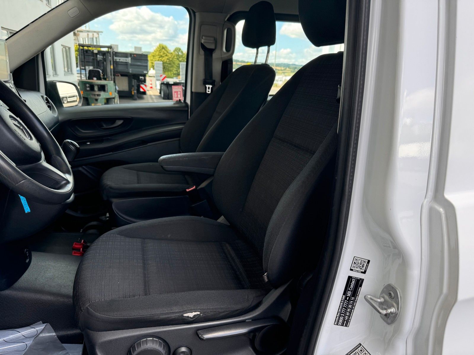 Fahrzeugabbildung Mercedes-Benz Vito 111 CDI Tourer Begleitfahrzeug BF3+ / WVZ