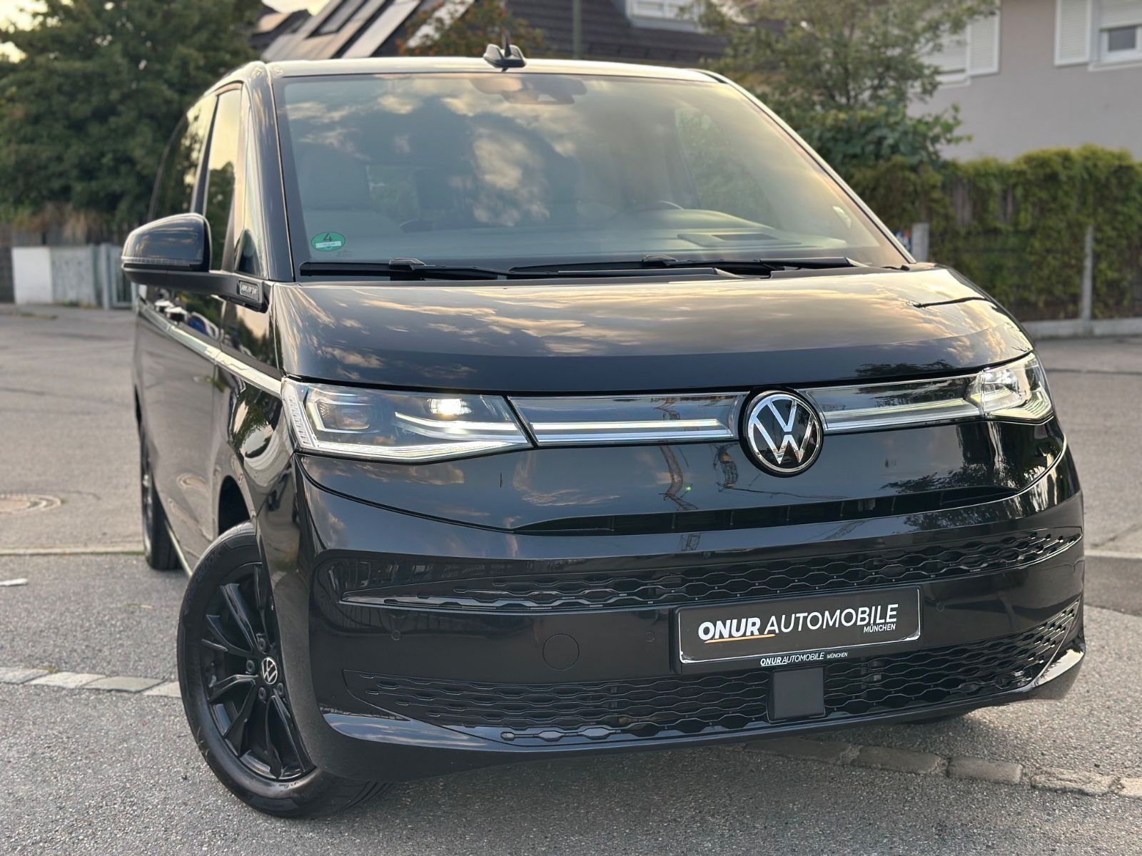 Volkswagen T7 Multivan Style LÜ Navi Pano HuD ACC AHK IQ L.