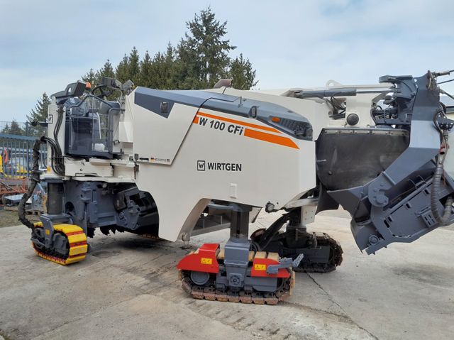 Wirtgen 2017  W 100 CFi * 3.800 hrs * new tracks