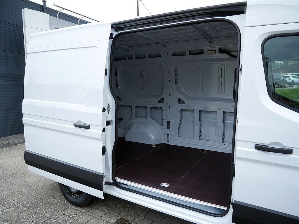 Fahrzeugabbildung Renault Master FWD Kasten L2H2 3.5to dCi 130 PDC AHK LED