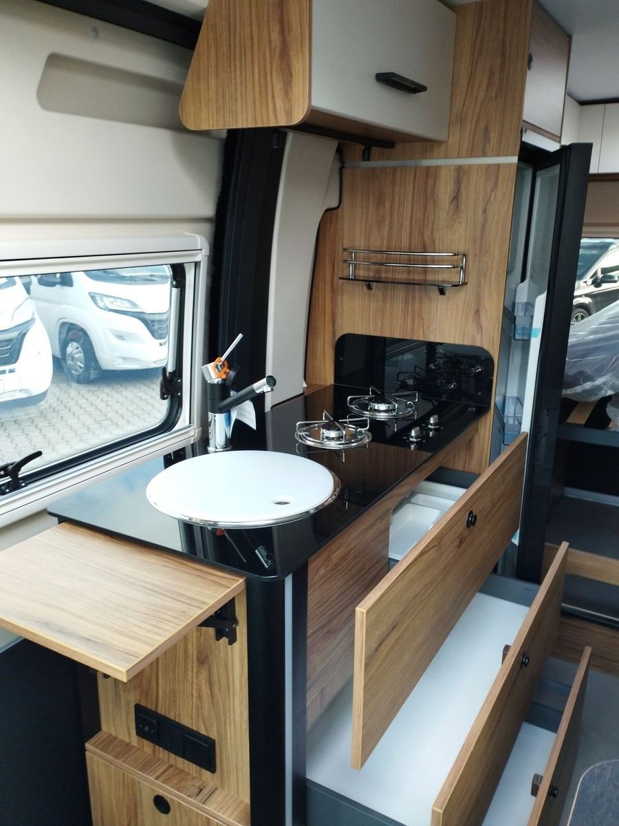 Fahrzeugabbildung Karmann Dexter DE 580 140 PS und Concept Paket