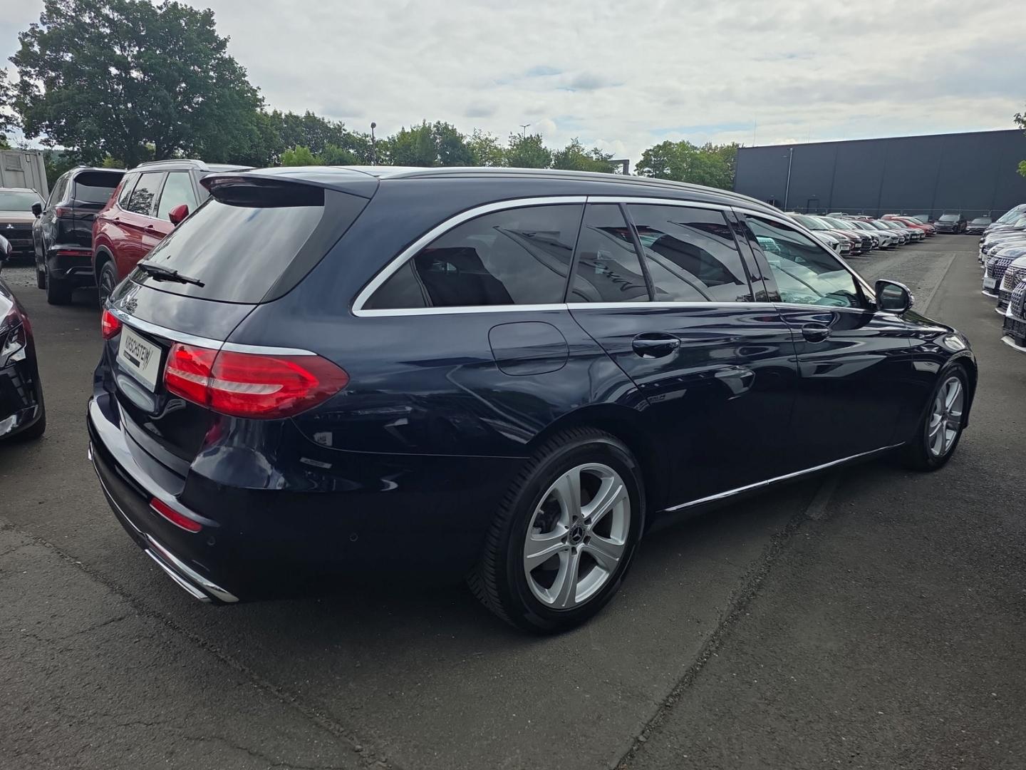 Mercedes-Benz E 220 d T Avantgarde Multibeam Navi Kamera Park