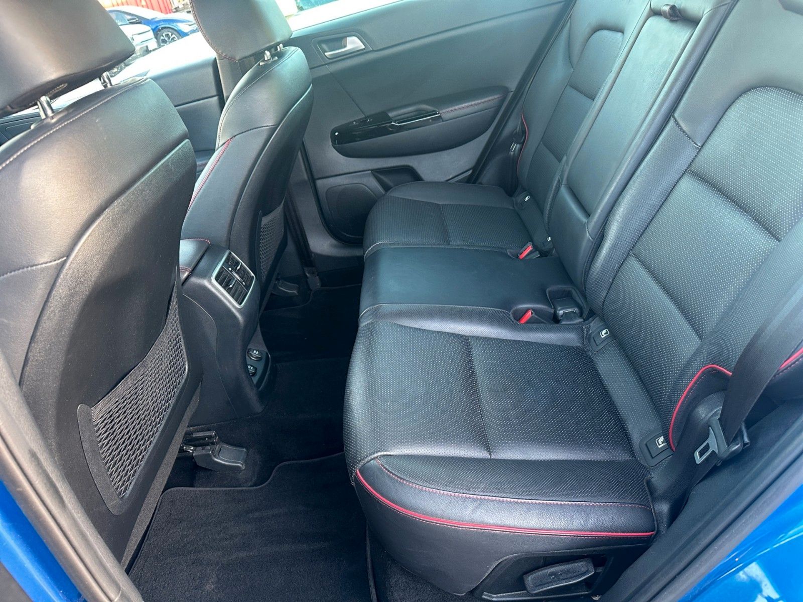 Fahrzeugabbildung Kia Sportage 1.6 T-GDI GT-Line AWD LEDER TECH GD