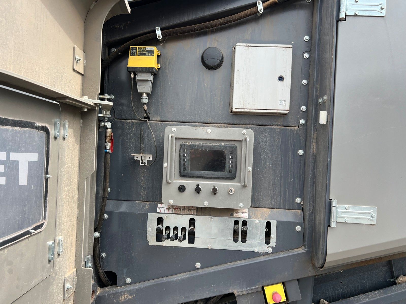 Fahrzeugabbildung Andere Komplet Krokodile / nur 76h! / 2022 / Schredder