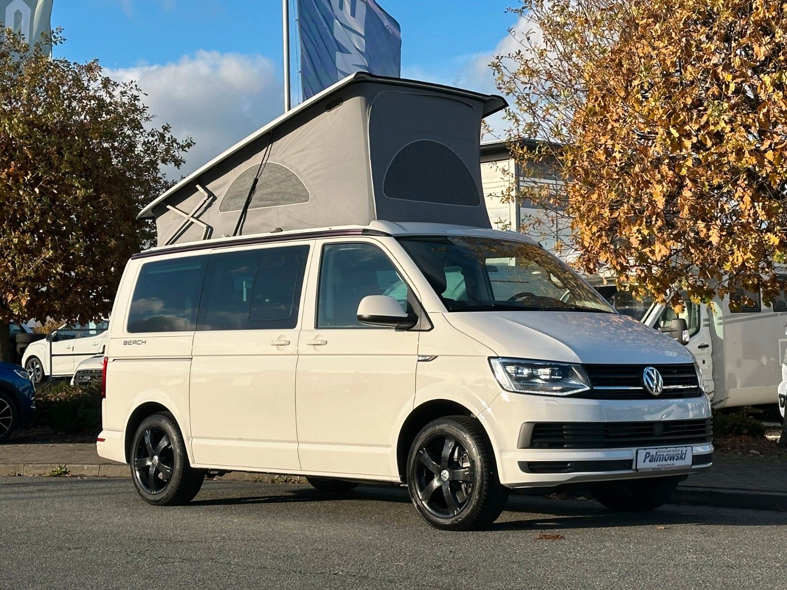 Fahrzeugabbildung Volkswagen T6 California Beach  - Automatik + Schlafdach -
