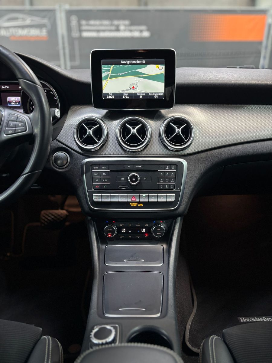 Fahrzeugabbildung Mercedes-Benz GLA 220 4 Matic#Klima#Navi#PDC