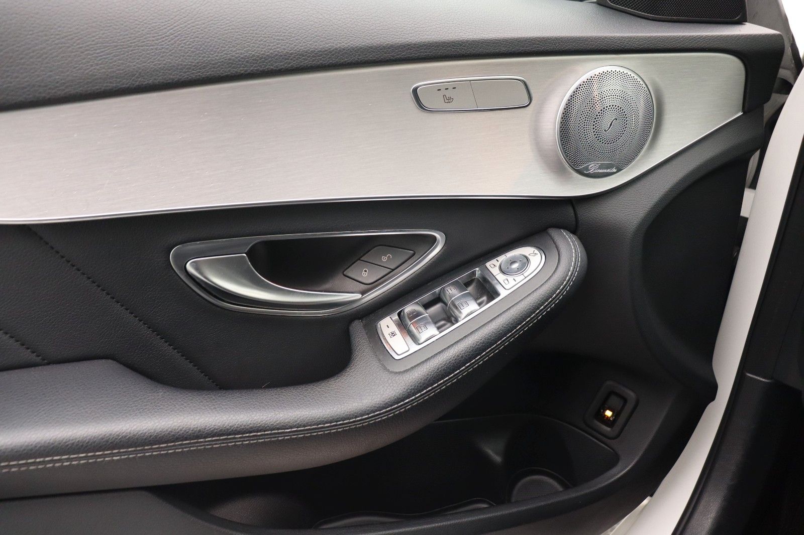 Fahrzeugabbildung Mercedes-Benz C 220d T-Modell 4Matic AMG-Line Night-Paket
