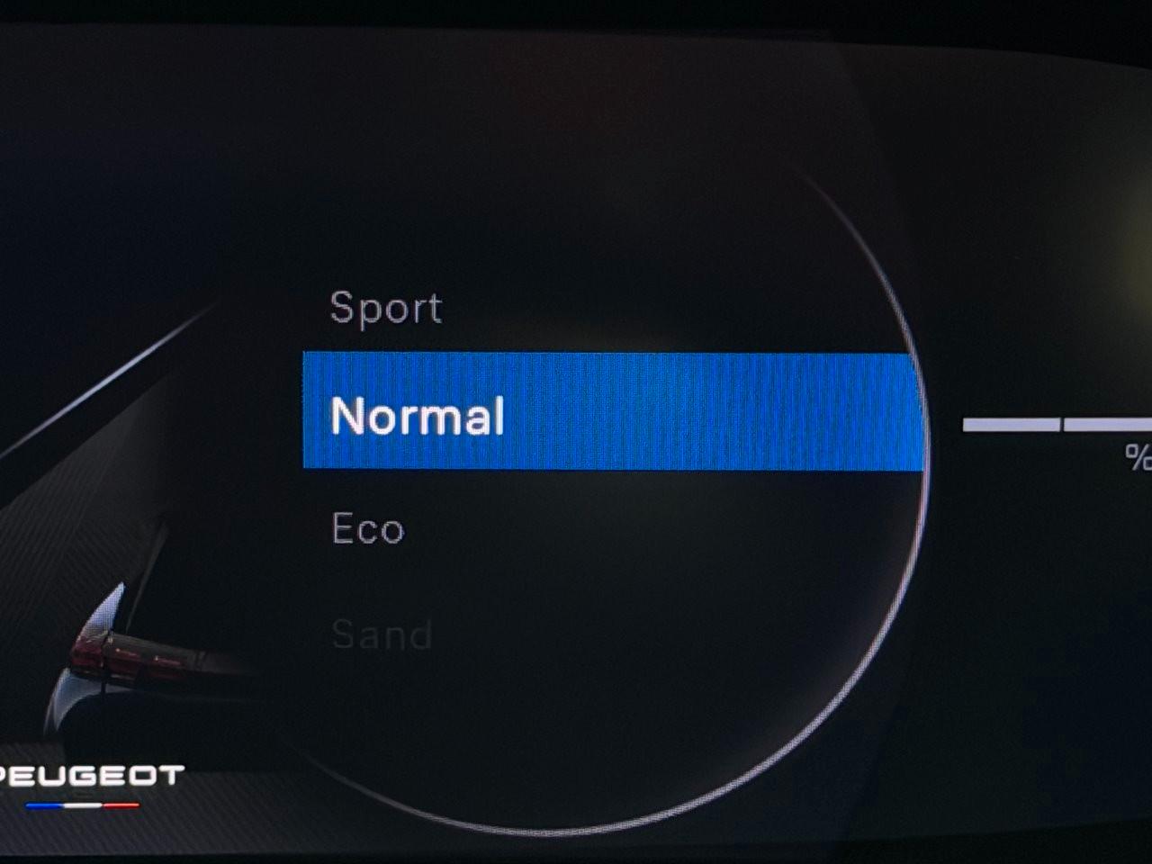 Peugeot 2008 Hybrid 145 GT Exclusive |Schiebedach | 360°