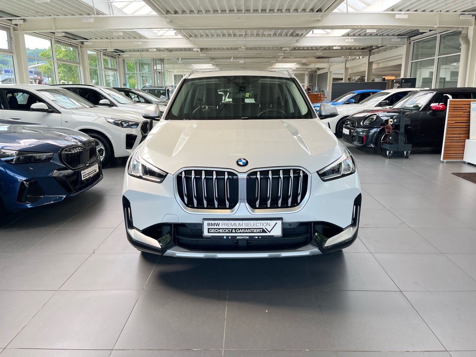 BMW X1 xDrive23i xLine AHK 20 Lenkradhzg Pano elekt foto 2