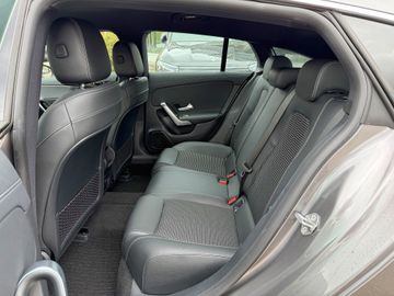Mercedes CLA 180 Shooting Brake - 9
