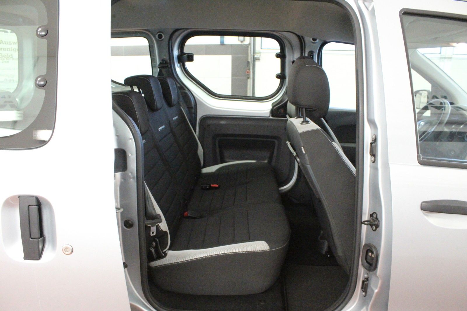 Fahrzeugabbildung Dacia Dokker SCe 100 Stepway *Navi*Klima*Kamera*