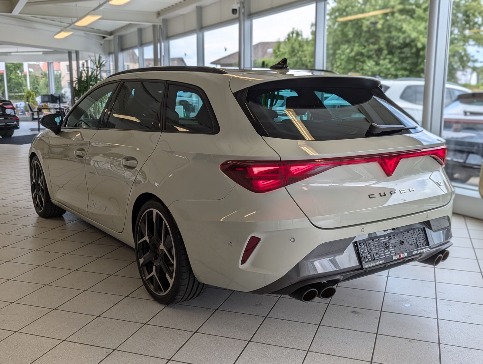 CUPRA Leon 2.0 TSI 4D VZ Matrix Pano Sennheiser AHK 19 - Image 5