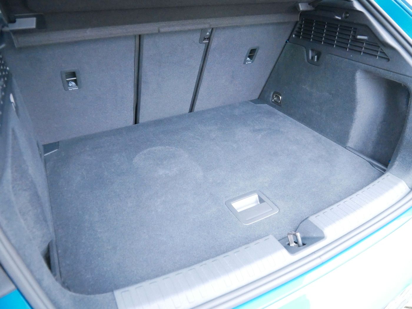 Fahrzeugabbildung Audi A3 Sportback 35TFSI advanc. NEU45T AHK DSG RFKSH