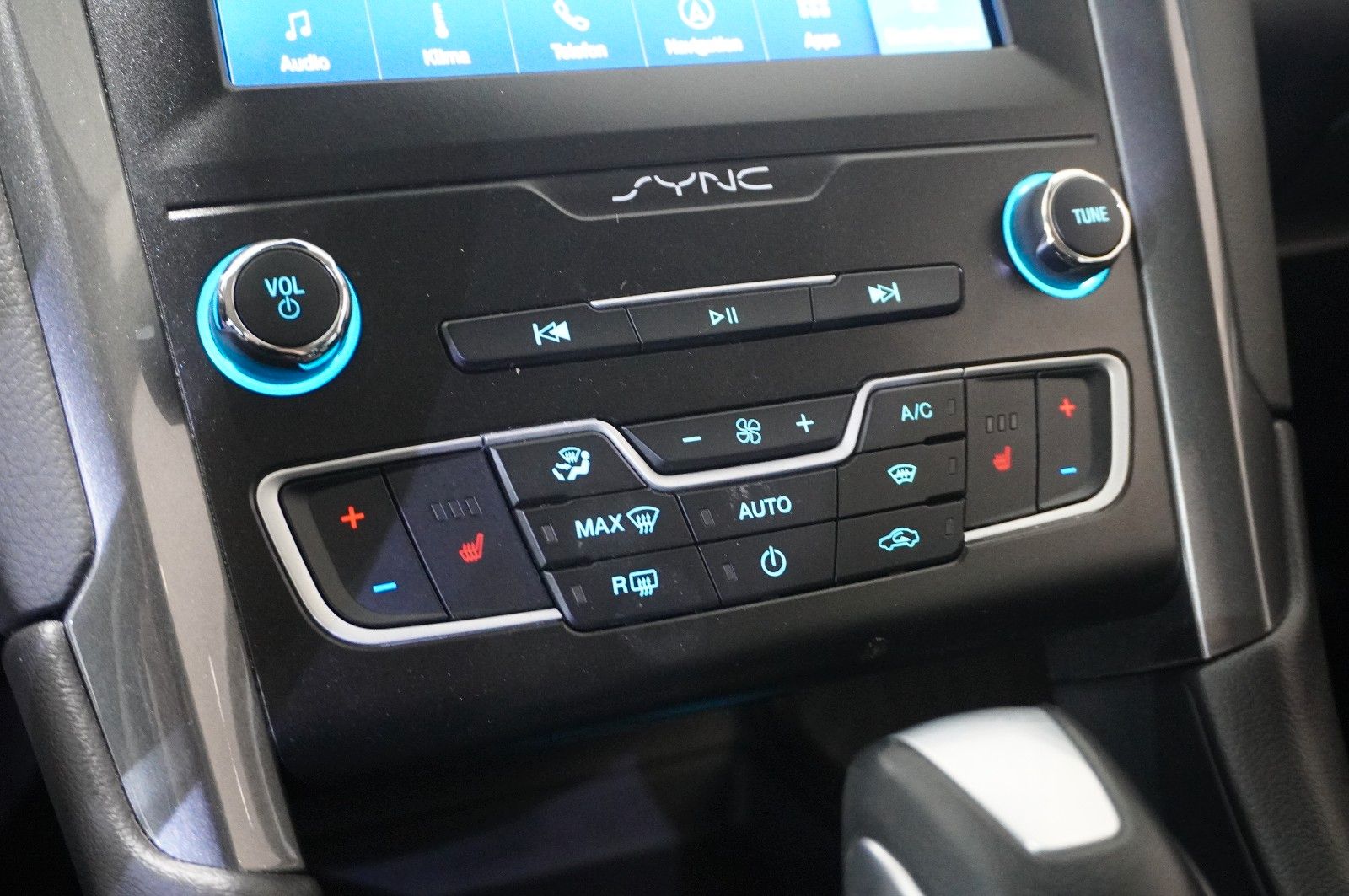 Fahrzeugabbildung Ford Mondeo Turnier 2.0 TITANIUM NAVI/LED/SPORT/DAB+