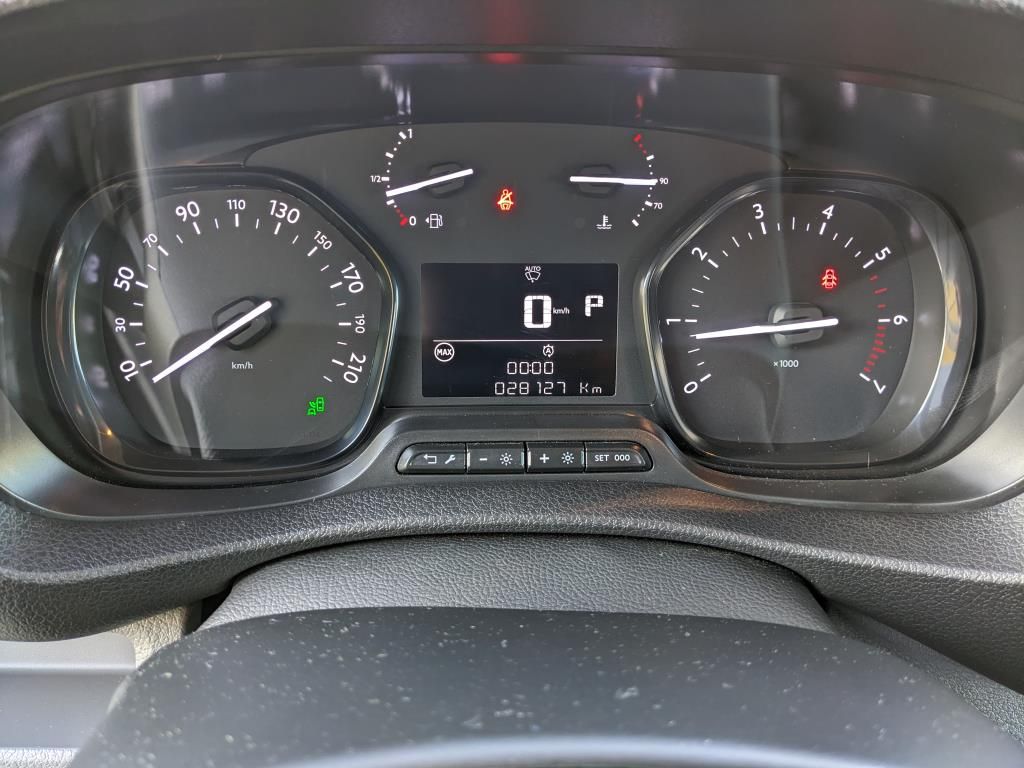 Autohaus Zimpel & Franke - Opel Vivaro Doppelkabine L 130 kW 177 PS Standheizung - Bild 18 Autohaus Zimpel & Franke - Opel Vivaro Doppelkabine L 130 kW 177 PS Standheizung - Bild 18