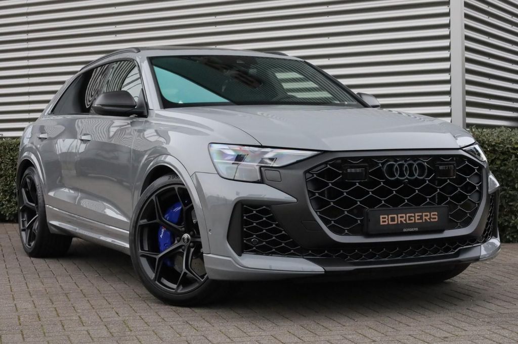 Audi RSQ8