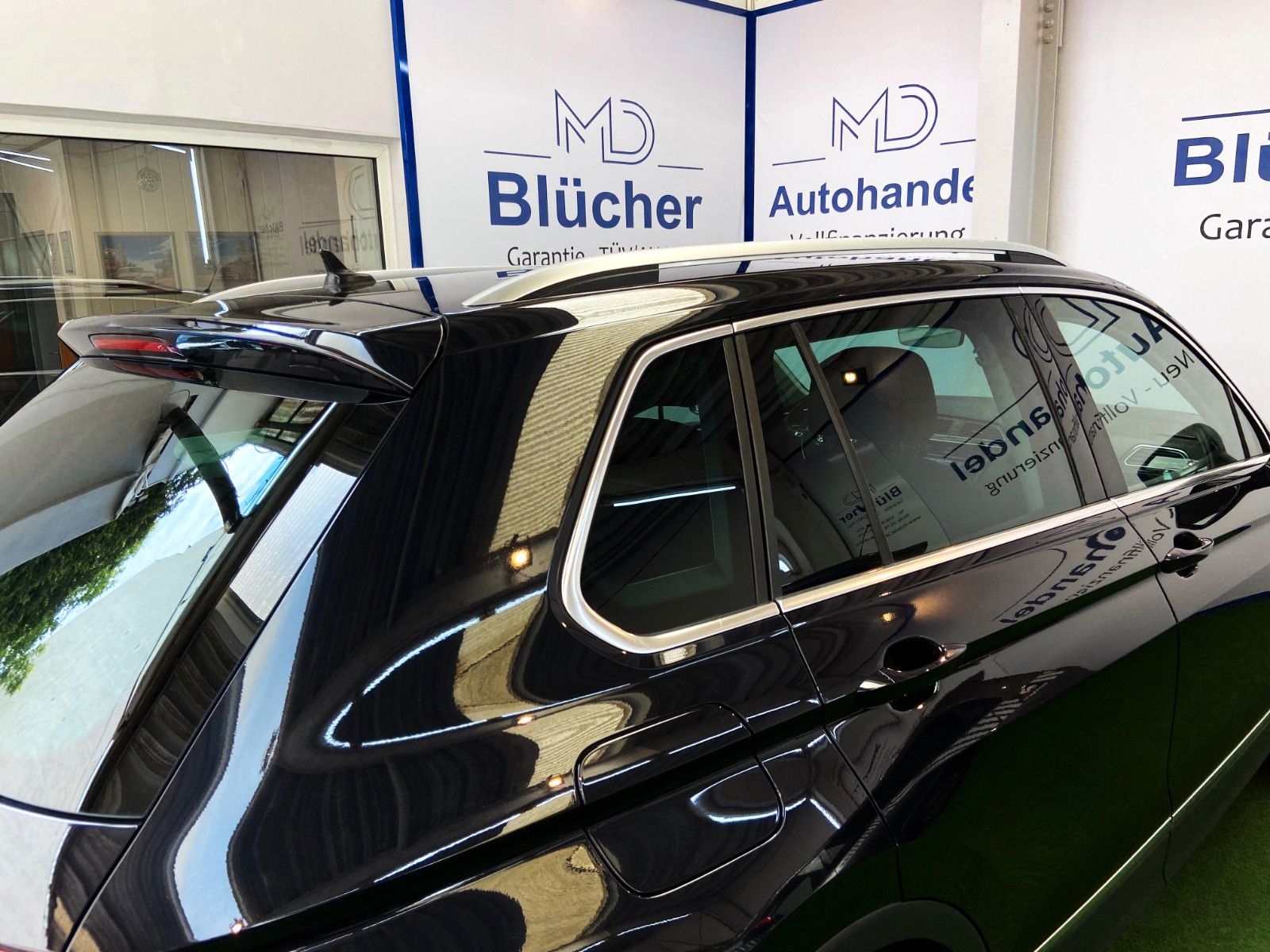 Volkswagen Tiguan Highline BMT 4 4Motion Automatik LED Navi foto 10