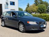 Volvo V70 Kombi Kinetic Garantie*1.Hand *ZR NEU*AHK. - Volvo Gebrauchtwagen in Freiburg