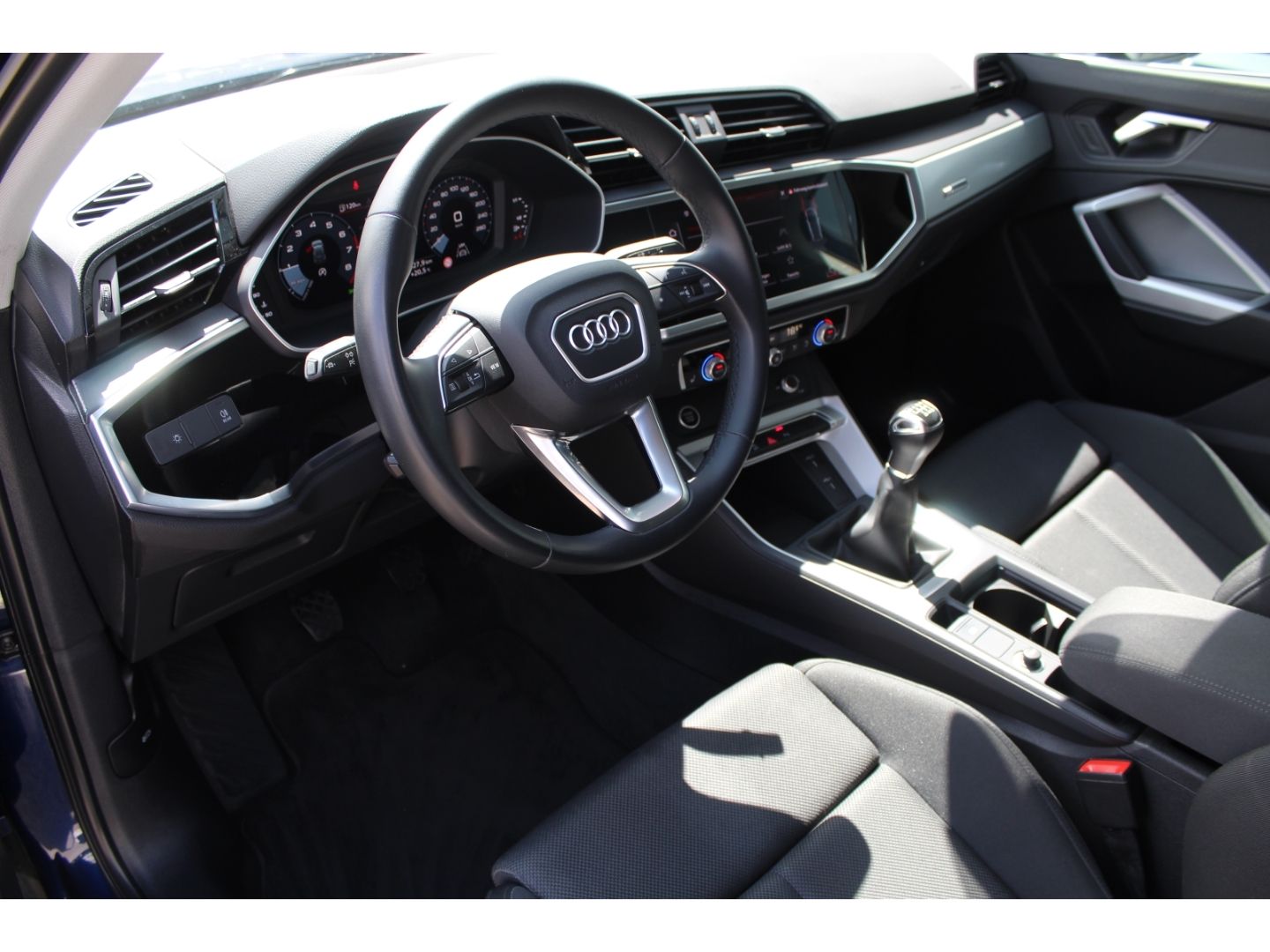Q3 35 TFSI advanced - Navi*APP*AHK*Keyless*1.Hd!