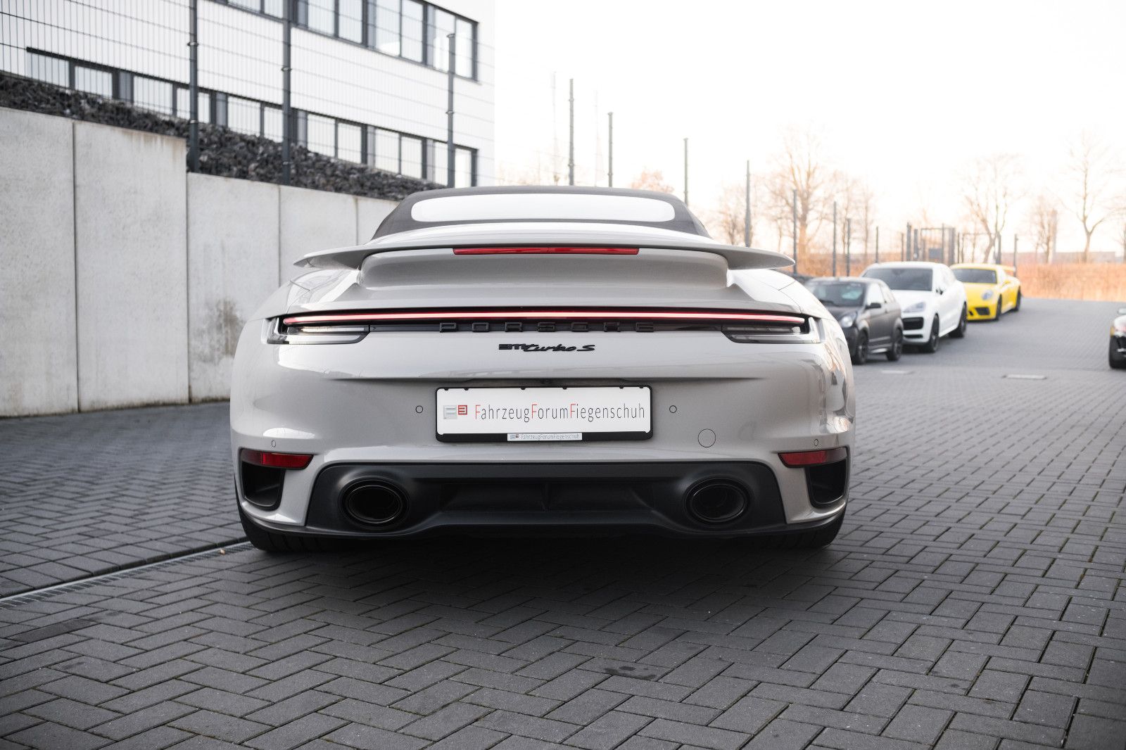 Fahrzeugabbildung Porsche 992/911 Turbo S Cabrio, Lift, Burm., Inno, LED